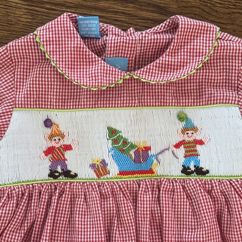 Anavini Red Gingham Smocked Embroidered Elf With Toys Dress New And Never Worn - Picture 4 of 15